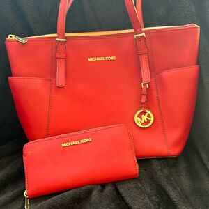 MK purse with wallet set